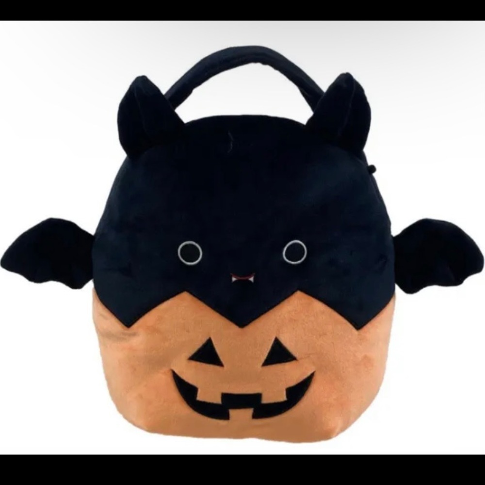 Halloween Squishmallow “EMILY” Bat In Pumpkin Trick Or Treat Plush Pail Bag 12’